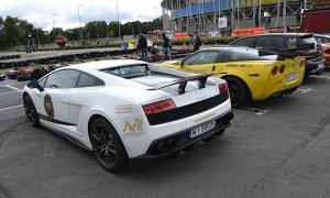 Na toruńskim torze kartingowym Racing Arena zaparkowały eksluzywne auta spod znaku Mercedesa, Porsche, Lamborghini...