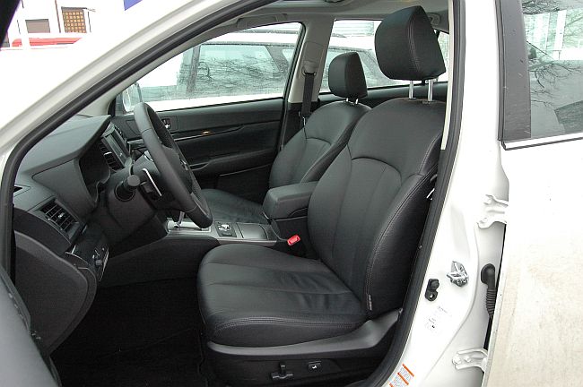 Subaru Legacy GT to piekielnie szybka zabawka, a przy tym komfortowa limuzyna.