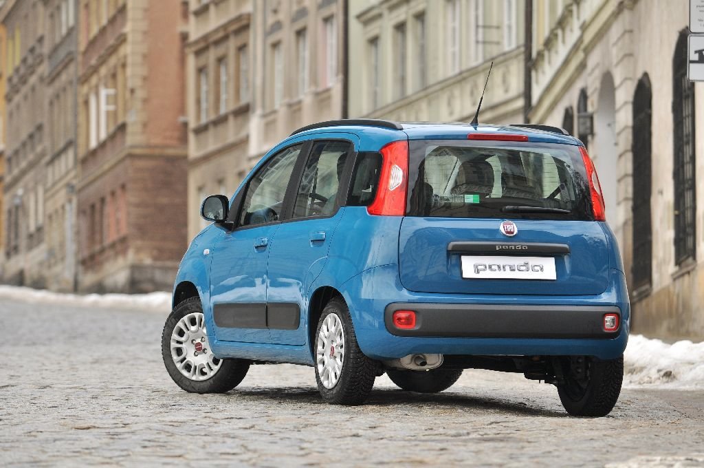 Ceny nowego Fiata Pandy zaczynają się od kwoty 32.990 zł za wersję FRESH z silnikiem 1.2