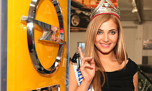 Opel Meriva nagrodą główną dla Miss Polonia 2010 Rozalii Mancewicz